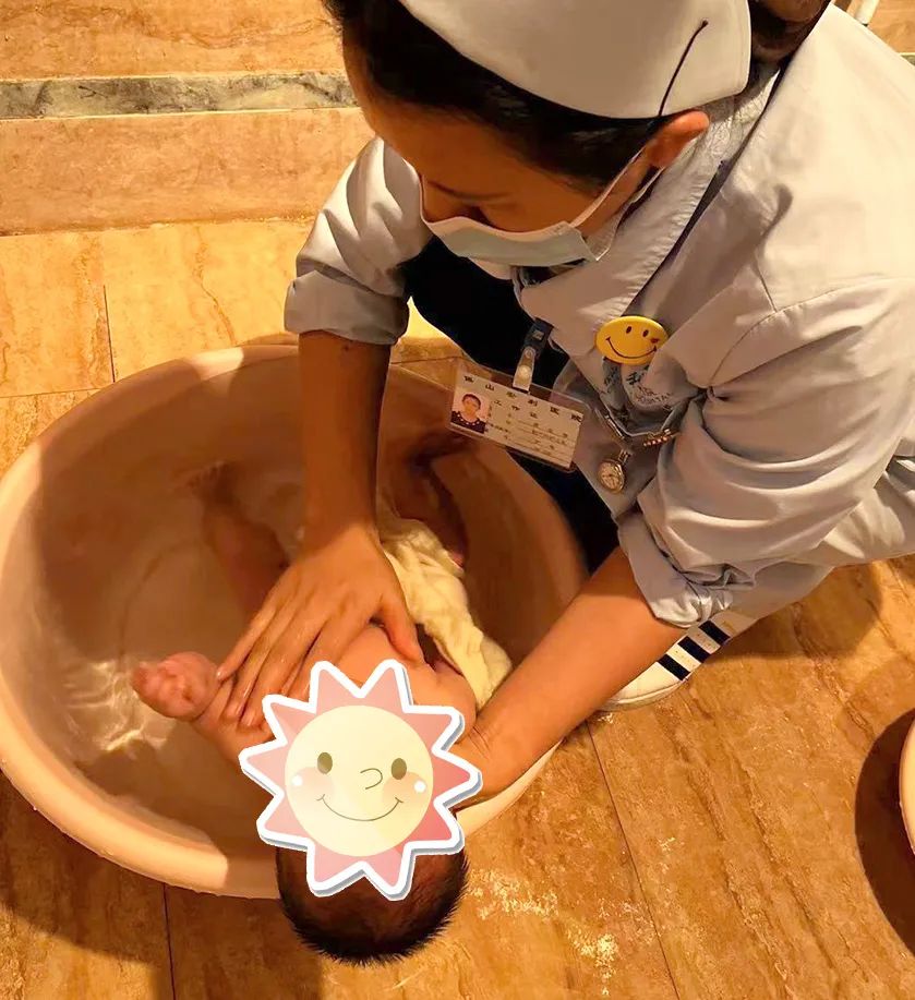 【保山安利醫(yī)院】新手媽媽別著急，寶寶護理可為您上門服務(wù)~